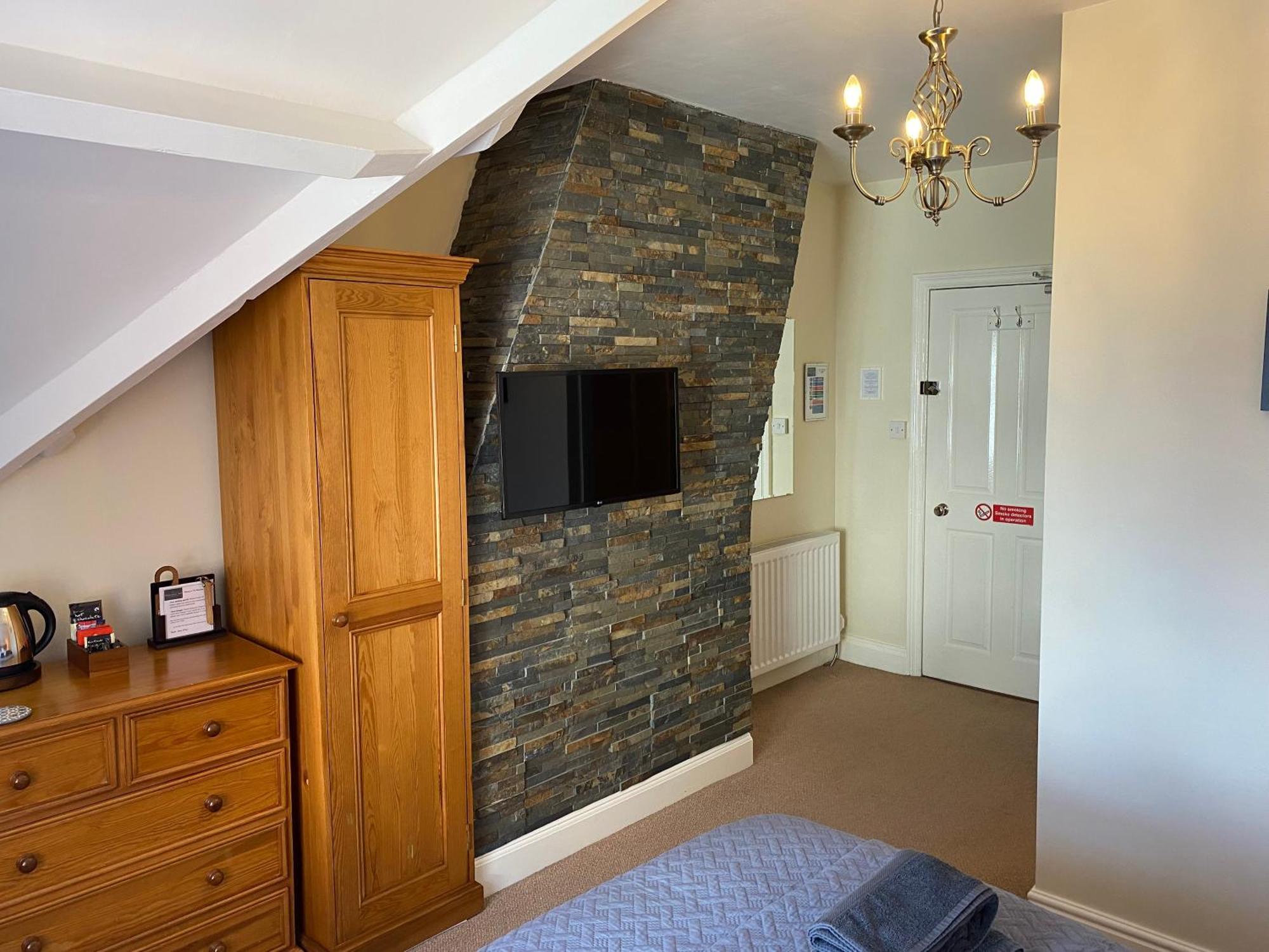 The Whalebone Arch Hotel Whitby Exterior photo